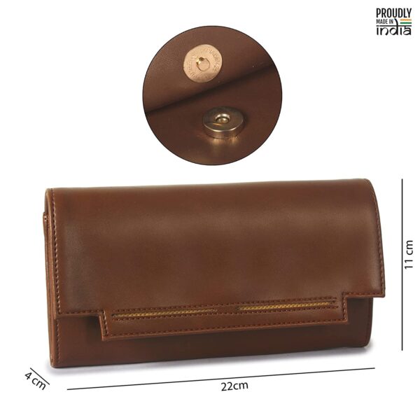 Women's clutch with multiple card slots